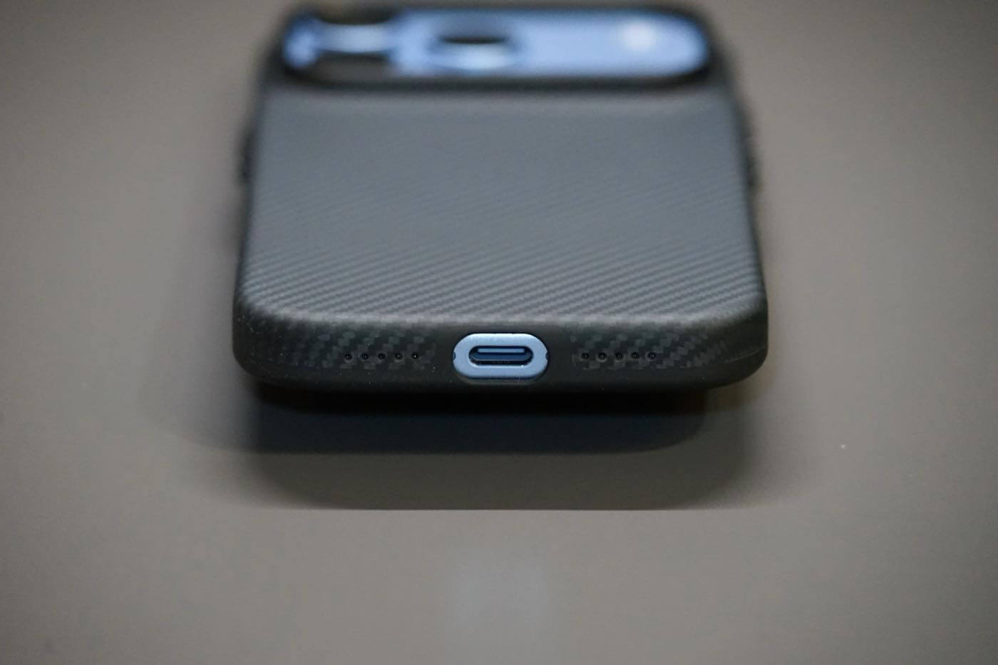 【レビュー】Deffの「Super Tough Case DURO for iPhone 18 Pro」 ー アラミド繊維とTPUの組み合わせで耐衝撃性能を向上
