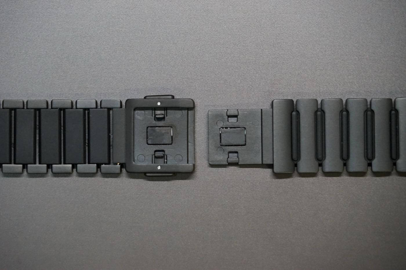 【レビュー】”チタン+シリコン”で快適な装着感が特徴のApple Watch専用バンド「MinZ METEOR」