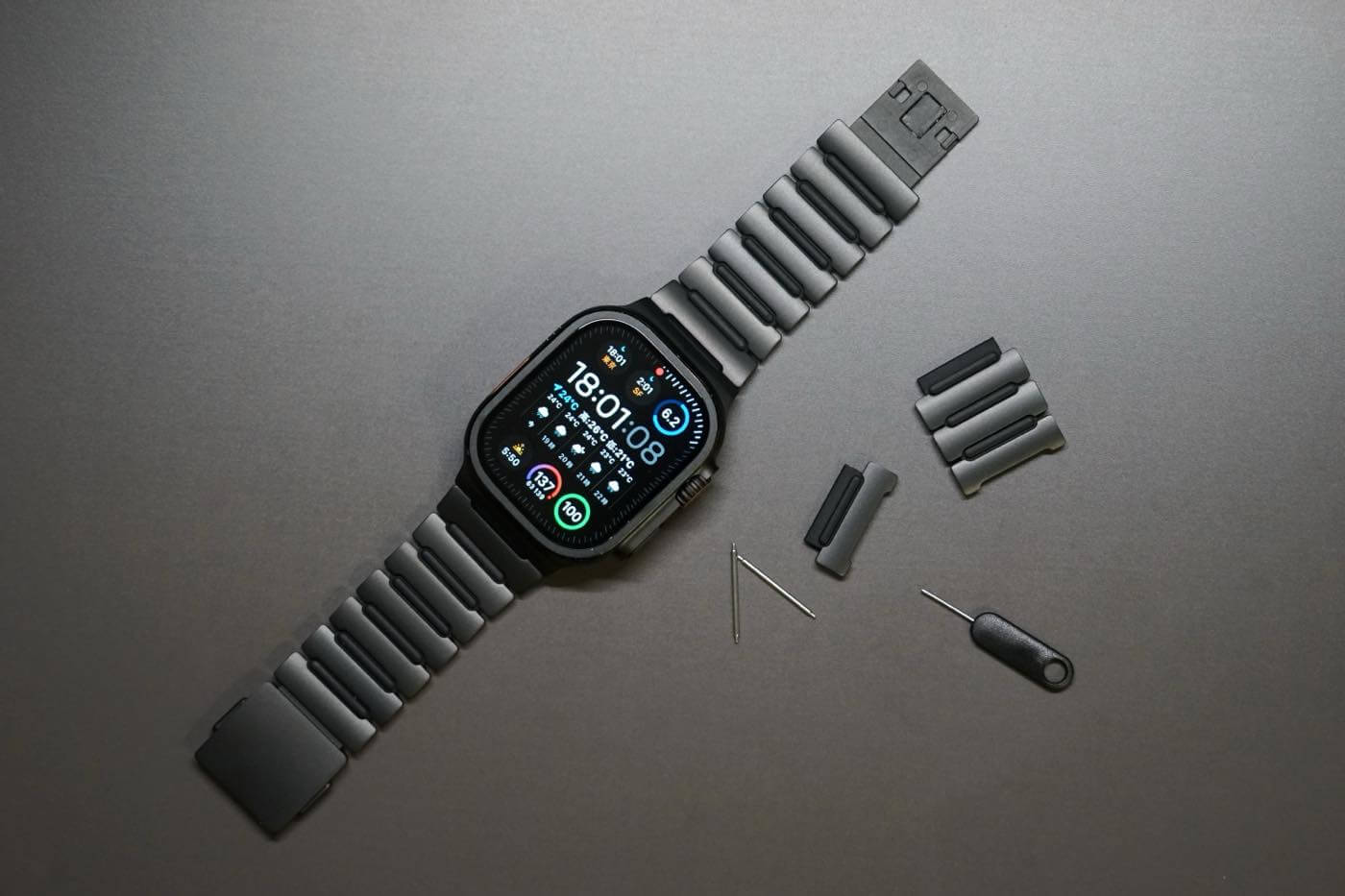 【レビュー】”チタン+シリコン”で快適な装着感が特徴のApple Watch専用バンド「MinZ METEOR」