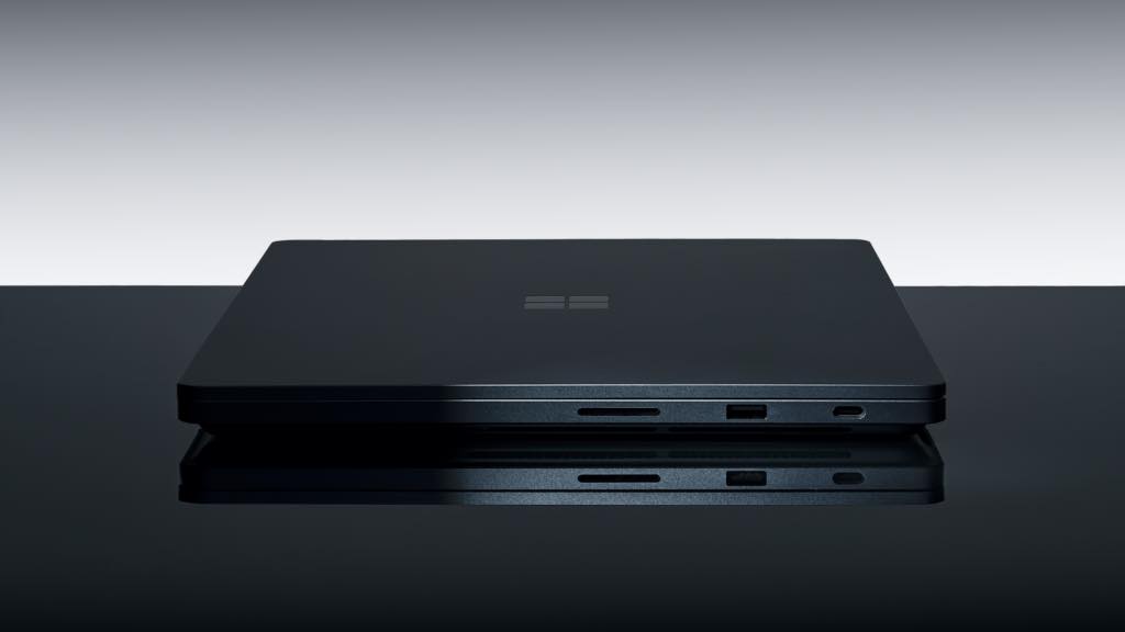 Microsoft、NVIDIA RTX Sparkを搭載した「Surface Laptop Ultra」の予約受付を開始 ー 日本では513,480円からで10月16日に発売