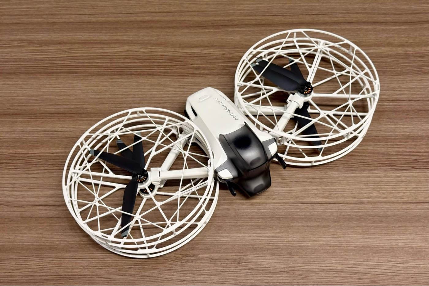 【レビュー】8K/360度ドローン「Antigravity A1 Follow Meキット」 ー 腕時計型と指輪型リモコンで手軽に空撮可能に