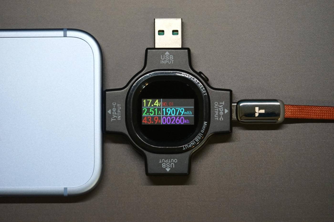 【レビュー】｢TORRAS FlexLine Pro 60W 巻き取り式充電器｣ ｰ 1mの高耐久ケーブル内蔵 & iPhone 18 Proの有線高速充電にも対応